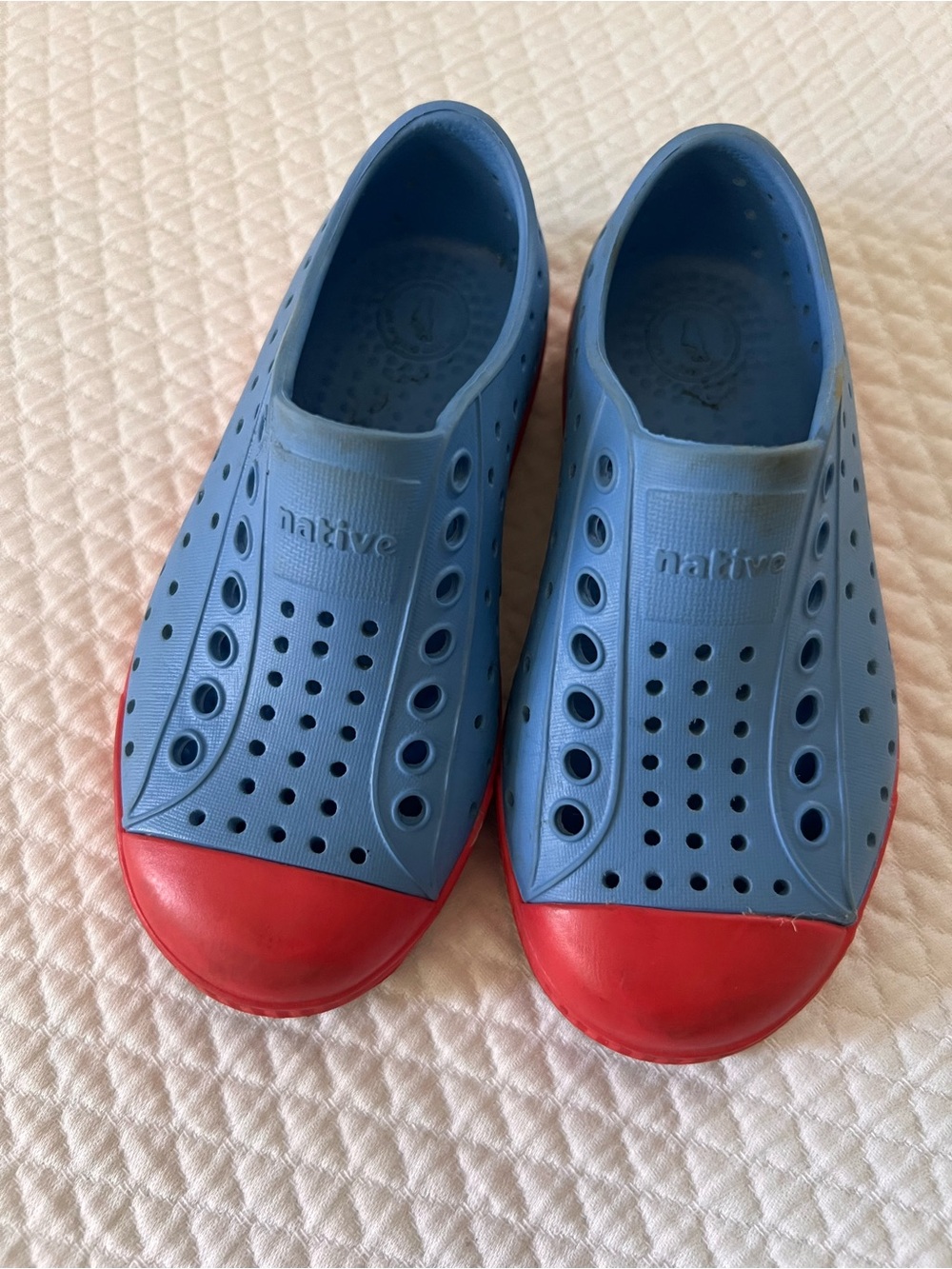 Native Jefferson Slip On Shoes Red/Blue • C 9
